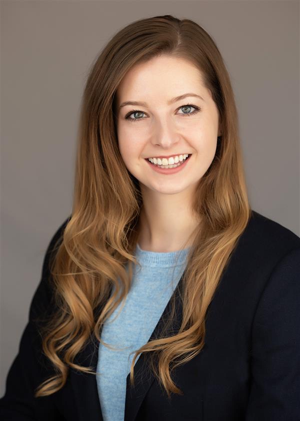 Angelina Dixon headshot