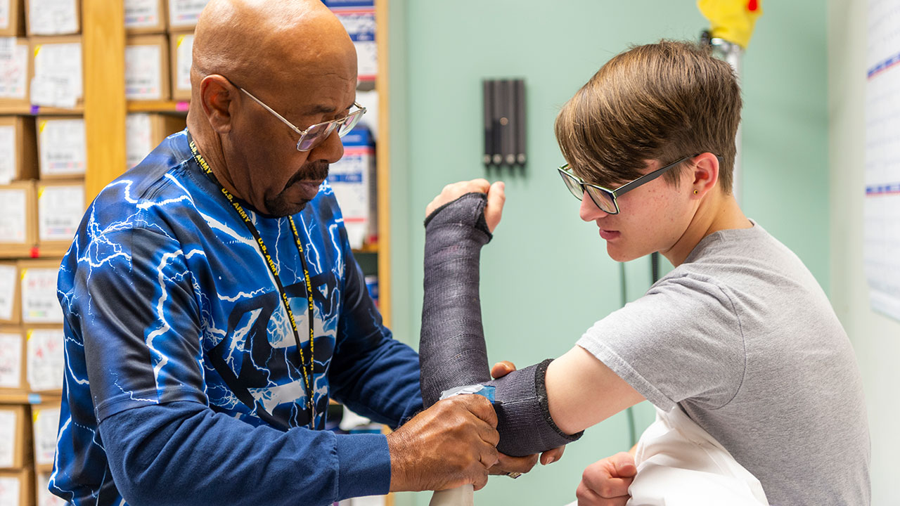 Provider and patient at Orthopedic Care, Centennial